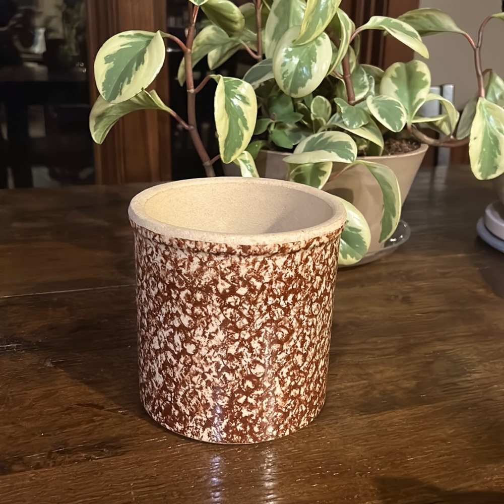 Roseville- vintage Crock